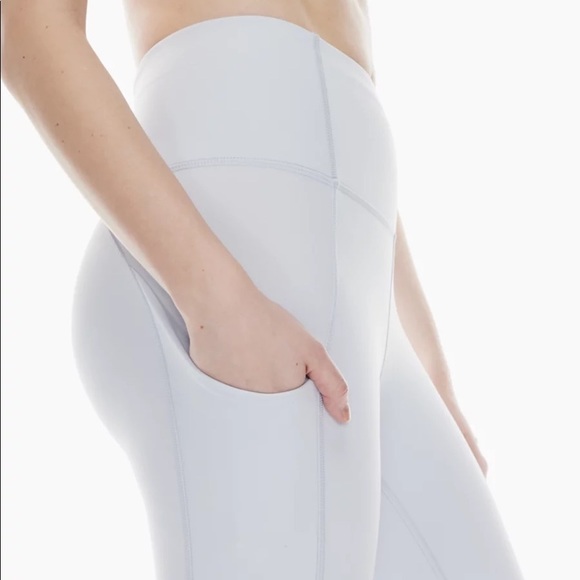 TNA | TnaBreathe Trace Hi-Rise Legging - Picture 3 of 7